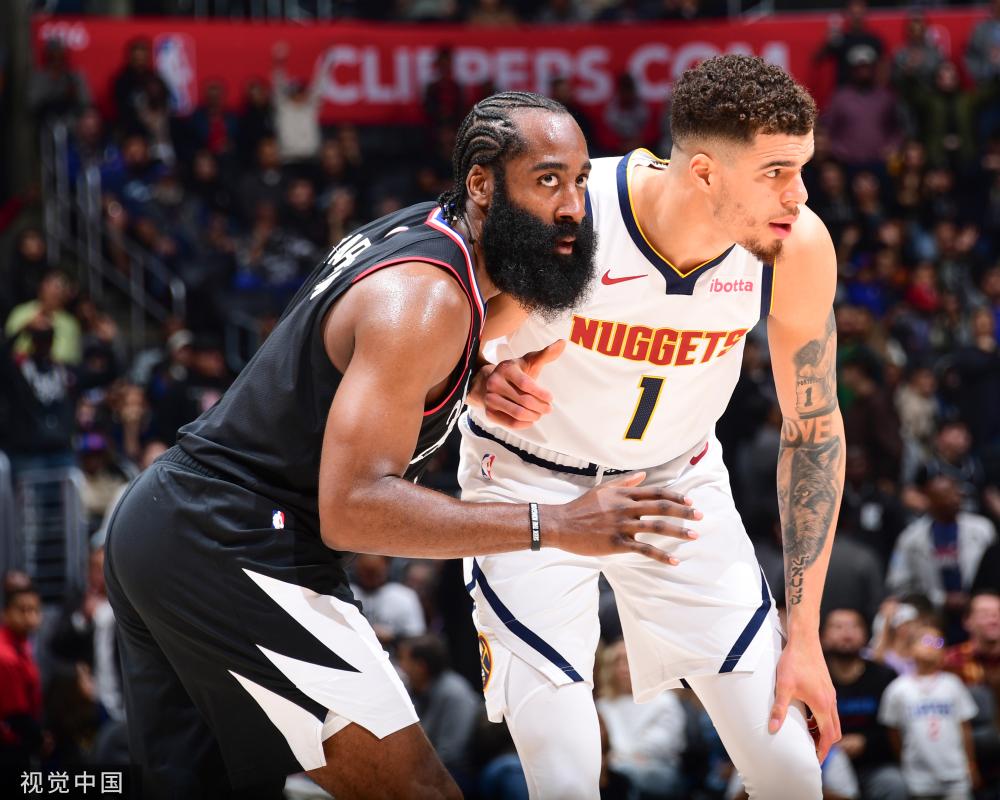 着截然不同 着截然不同